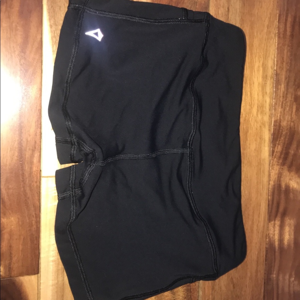 Size 10 girls ivivva black spandex.
